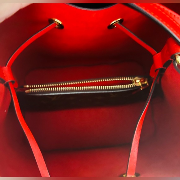 💯 % AUTHENTIC LOUIS VUITTON BAG WITH RECEIPT. - Picture 5 of 8